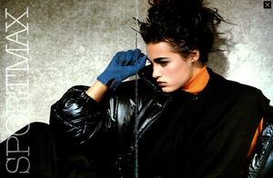 Lindbergh_Sportmax_Fall_Winter_85_86.thumb.png.787b348dc93ff4ecac48d6a511f9f470.png