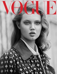 Lindsey-Wixson-Vogue-Portugal-July-2017-Cover-Editorial02.thumb.jpg.546d09e7747525a5e7c3fb4c3925629d.jpg