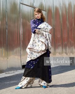 Lindsey-Wixson-by-Zeng-Wu-for-Vogue-Me-China-August-2017-0-760x950.thumb.jpg.c71f3a1063fe993b63810a657ab5d109.jpg