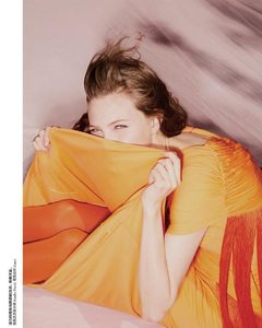 Lindsey-Wixson-by-Zeng-Wu-for-Vogue-Me-China-August-2017-2-760x950.thumb.jpg.a4fc30cdfb905a30d9e83898ed98345d.jpg