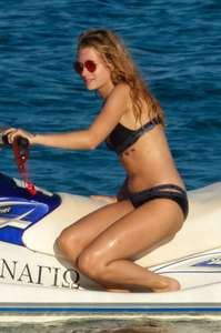 Lottie-Moss-in-Bikini-2017--02.jpg