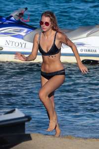 Lottie-Moss-in-Bikini-2017--04.jpg
