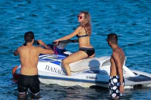 Lottie-Moss-in-Bikini-2017--18.jpg