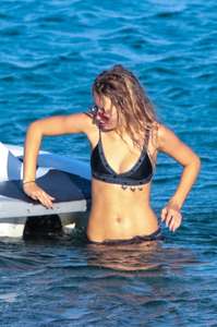 Lottie-Moss-in-Bikini-2017--25.jpg