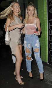 Lottie-Moss-in-Ripprd-Jeans--34.jpg