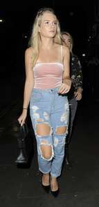 Lottie-Moss-in-Ripprd-Jeans--41.jpg