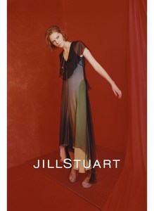 Marland-Backus-by-Lea-Colombo-for-Jill-Stuart-SS-2017-Campaign-4.jpg