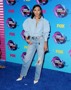 Naya-Rivera--2017-Teen-Choice-Awards--05.thumb.jpg.582fe9d1cf6caeda29f2b8d23ff188b8.jpg