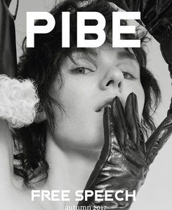 PIBE-Magazine-Autumn-2017-Alicia-Holtz-Olivia-Malone-1.thumb.jpg.a0f2a222c03f208096c7056cd3c5f6a4.jpg