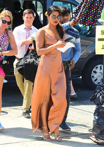 Priyanka-Chopra-on-the-set-of-Isnt-It-Romantic--19.jpg