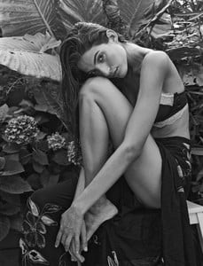 Rafaella-Consentino-por-Masakazu-Kurihara-287-785x1024.thumb.jpg.7d662d42c815ebfa267dd16e17e09aaf.jpg