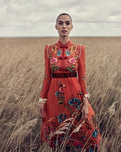 Ronja-Furrer-Harpers-Bazaar-Czech-September-2017-Andreas-Ortner-1.thumb.jpg.90ba9cf6daa81326001763c05f6cdfb0.jpg