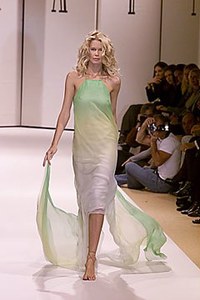balmain-ss-2000-4.thumb.jpg.177625d396cfe1d1c8c8f5e0deed1416.jpg