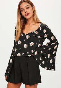black-tailored-shorts.thumb.jpg.a5a20e4ab6ca5479081bbc6e2253f12f.jpg