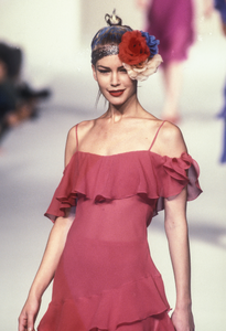 blumarine-ss-1997-10.thumb.png.a3c8ffd6b7af73f1f53f985c9aae27f6.png