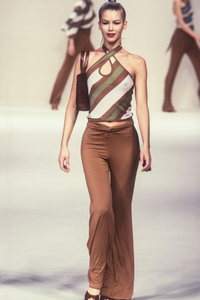 blumarine-ss-1997-3.thumb.png.cd62f81c0aaf176808837bd8b00e6b81.png