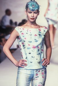 blumarine-ss-1997-8.thumb.png.ffe67ff72f0cf3230b7ba8e850621d9c.png