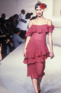 blumarine-ss-1997-9.thumb.jpg.a5deb67752693beb1f18513f4ea36bd7.jpg