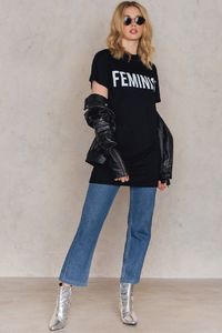 boohoo_femenist_tshirt_1506-000000-0002-2.thumb.jpg.60ac13c6fbcb39d8f532a0e01a64eeca.jpg