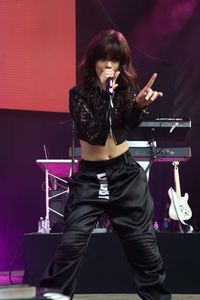 camila-cabello-performs-at-2017-billboard-hot-100-festival-at-jones-beach-theater-in-wantagh-ny-august-20-2017-5.jpg