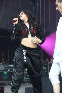 camila-cabello-performs-at-2017-billboard-hot-100-festival-at-jones-beach-theater-in-wantagh-ny-august-20-2017-6.jpg