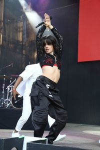 camila-cabello-performs-at-2017-billboard-hot-100-festival-at-jones-beach-theater-in-wantagh-ny-august-20-2017-8.jpg