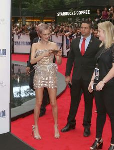 cara-delevingne-quotvalerian-and-the-city-of-a-thousand-planetsquot-mexico-city-premiere-8217-16.jpg