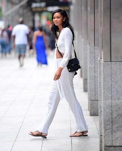 chanel-iman-street-fashion-out-in-ny-08-19-2017-3.jpg