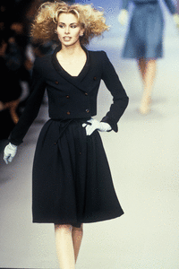 chloe-fw-1995-1.thumb.GIF.fcdfc78a382f7832898317382d2d05e5.GIF