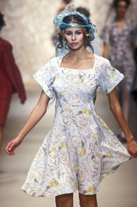 chloe-ss-1994-4.thumb.jpg.5b8347612a1f3466b61311480afed834.jpg