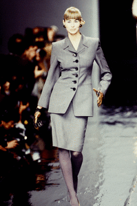 christian-dior-fw-1995-2.thumb.GIF.055b00798da9fdd22a0509918e686607.GIF