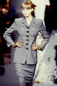 christian-dior-fw-1995-3.thumb.GIF.25afa061400282533635c6dce2fd80d2.GIF