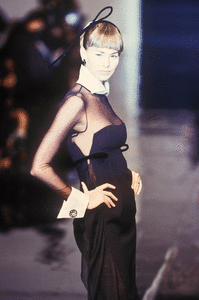 christian-dior-fw-1995-5.thumb.GIF.426bf049a10bf351ec6ac87333d48840.GIF