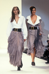 christian-dior-ss-1994-3.thumb.JPEG.f0500dfe4129c3c61c6168e3d24a2bdc.JPEG