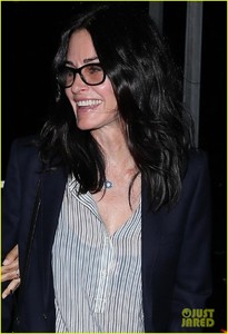 courteney-cox-grabs-dinner-with-jennifer-meyer-in-santa-monica-02.jpg