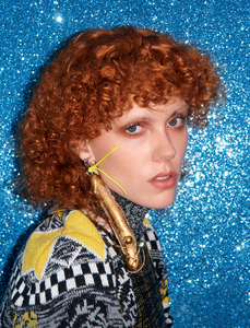 dazed-fall-2017-kiki-willems-lineisy-montero-by-terry-richardson-01.thumb.jpg.f3b2717e1ee8baf01814723e3c0515bf.jpg