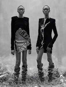 dazed-fall-2017-saint-laurent-collection-by-ethan-james-green-06.thumb.jpg.35bf29ffa4ed38e18c698ad67530b355.jpg