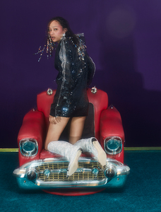 dazed-summer-2017-selena-forrest-by-roe-ethridge-10b.thumb.jpg.daf4dabdaa11baa655f65051caeddad4.jpg