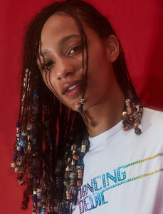 dazed-summer-2017-selena-forrest-by-roe-ethridge-11.thumb.jpg.add9e93285918bc494a11fe6472c2eda.jpg