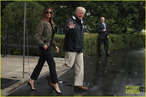 donald-melania-trump-head-to-texas-01.jpg