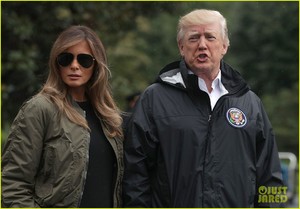 donald-melania-trump-head-to-texas-05.jpg