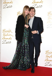 edie_bfa_7dec10_hollywood_1.thumb.jpg.6276e56080f82ff9ba65be3f6e17183b.jpg