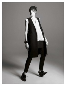 edie_british_vogue_apr13_visualoptimism_3.jpg
