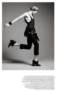 edie_british_vogue_apr13_visualoptimism_4.jpg