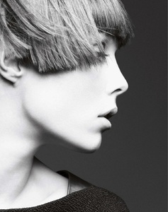 edie_british_vogue_apr13_visualoptimism_6.jpg