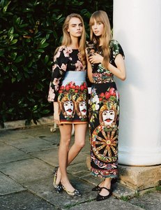 edie_british_vogue_feb13_outtake_radlion.thumb.jpg.09cb0fab2ed51363e50e43f46734d94c.jpg