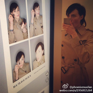 edie_burberry_aw13_beautybooth_1.thumb.jpg.229bdc236aefc5552a0bdad0e1ea3bb8.jpg
