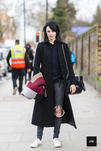 edie_burberry_aw14_jpmv.thumb.jpg.567680a22fa570d8d908202b231aef53.jpg