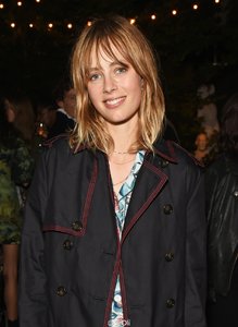 edie_burberry_frow_19sep16_coli_4.thumb.jpg.1b58a8c3d786f6ec738ad8f7afc99ad2.jpg