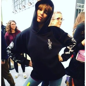 edie_chloe_aw16_backstage.thumb.jpg.737ad53c30645c8222de7f6a59975c72.jpg